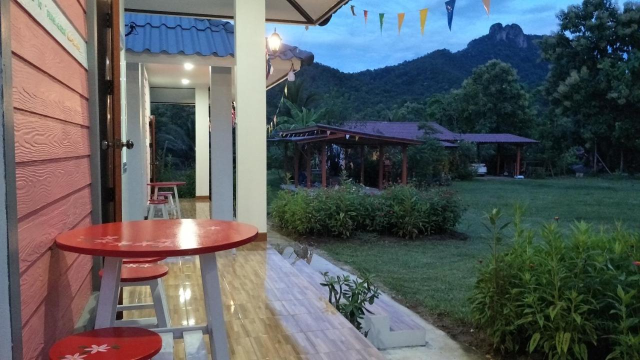 Pimpisa Garden พิมพิศา การ์เด้นท์ Villa Khuang Kom Bagian luar foto