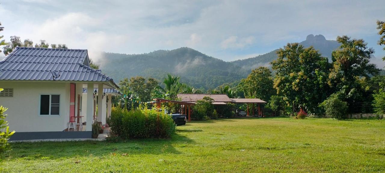 Pimpisa Garden พิมพิศา การ์เด้นท์ Villa Khuang Kom Bagian luar foto