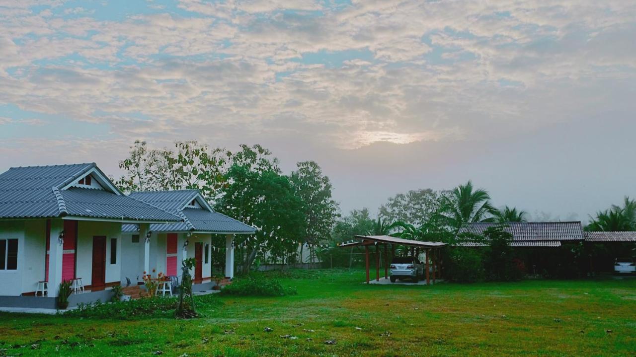 Pimpisa Garden พิมพิศา การ์เด้นท์ Villa Khuang Kom Bagian luar foto