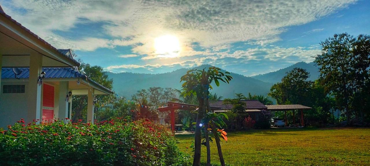 Pimpisa Garden พิมพิศา การ์เด้นท์ Villa Khuang Kom Bagian luar foto