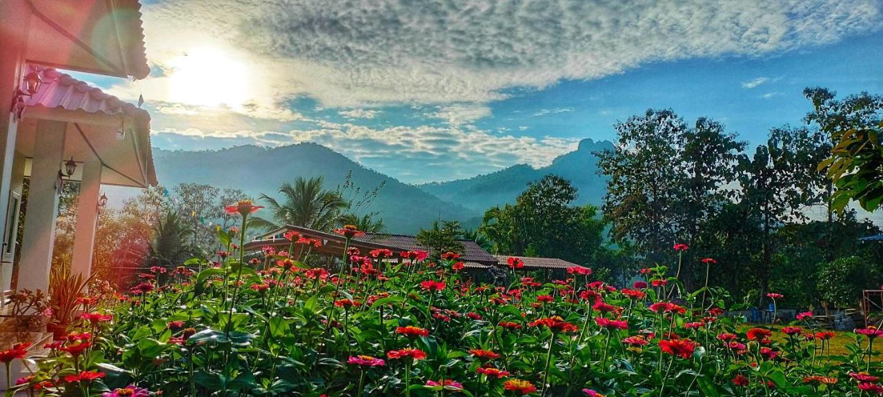 Pimpisa Garden พิมพิศา การ์เด้นท์ Villa Khuang Kom Bagian luar foto