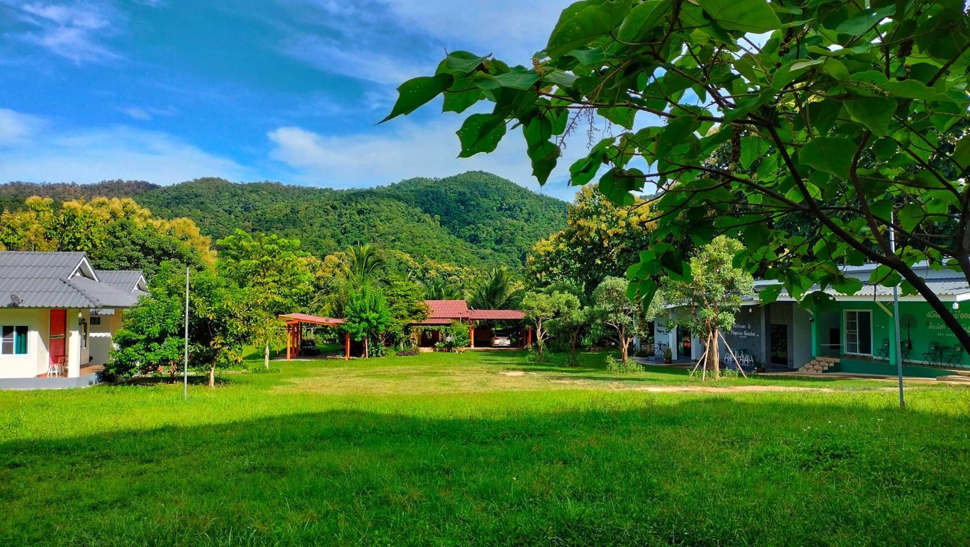 Pimpisa Garden พิมพิศา การ์เด้นท์ Villa Khuang Kom Bagian luar foto